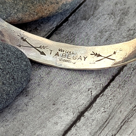 Vintage Navajo Signed Sterling & 12k Gold Storyteller Cuff Bracelet - Picture 7 of 10